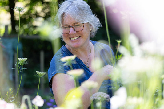 7 Top Tips to Extend the Life of Your Fresh Flower Arrangement